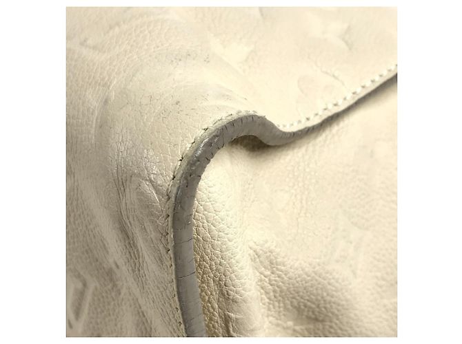 Borsa Tote Louis Vuitton Monogram Empreinte Lumineuse PM Bianco - vista 9