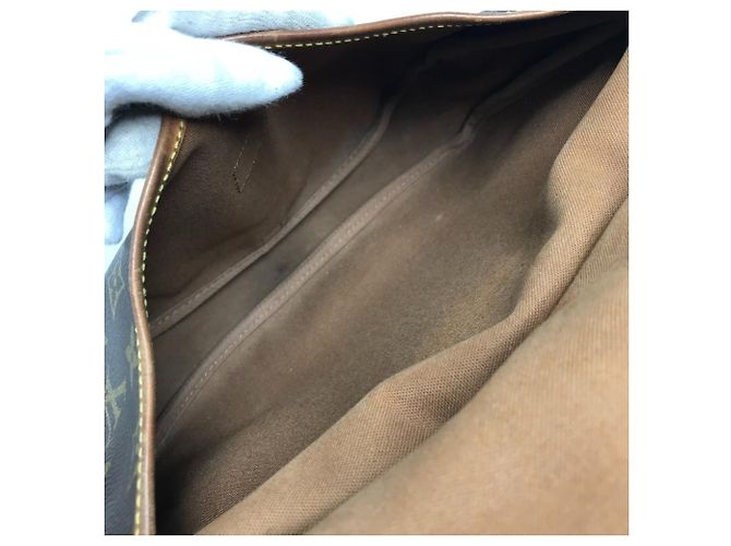 Borsa Louis Vuitton Monogram Saumur 30 con patta Marrone - vista 13