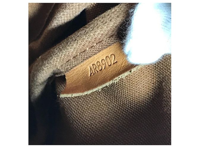 Borsa Louis Vuitton Monogram Saumur 30 con patta Marrone - vista 14