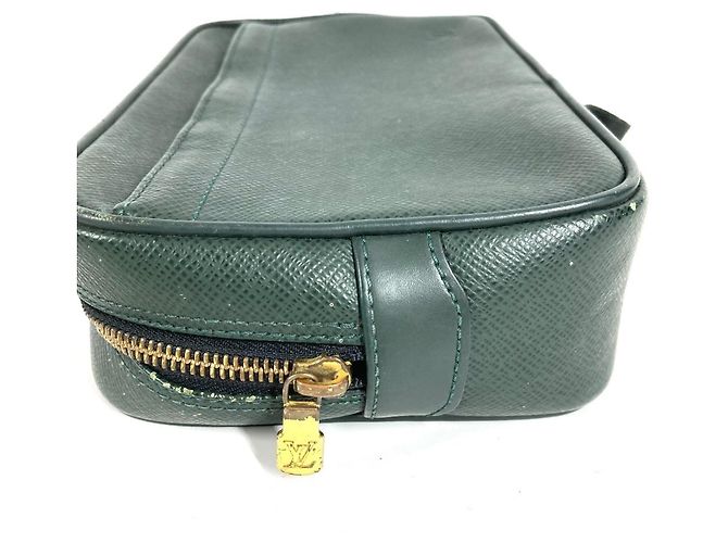 Borsa Second Louis Vuitton Taiga Kalga Verde - vista 4