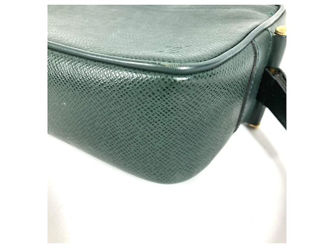 Borsa Second Louis Vuitton Taiga Kalga Verde - vista 7