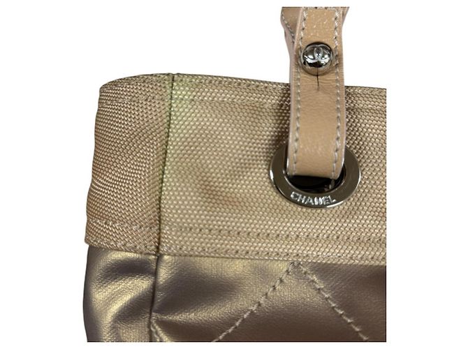 Borsa Tote Chanel Paris Biarritz PM D'oro - vista 15