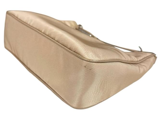 Borsa a tracolla Prada Re-Edition 2005 Beige - vista 5
