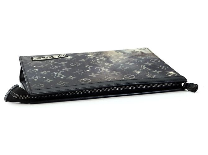 Louis Vuitton M44448 Pochette Voyage MM Clutch Nero - vista 5