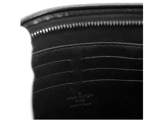 Louis Vuitton M44448 Pochette Voyage MM Clutch Nero - vista 8