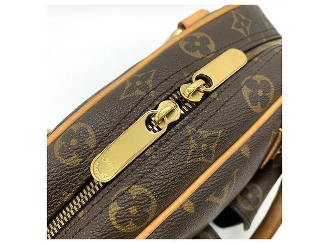 Borsa Louis Vuitton Manhattan PM Marrone Monogramma - vista 9