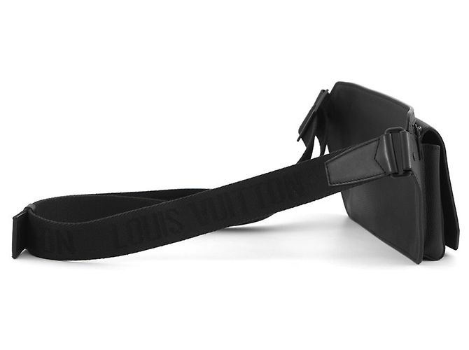 Borsa a tracolla Louis Vuitton in pelle granulata Takeoff Sling Nero - vista 2