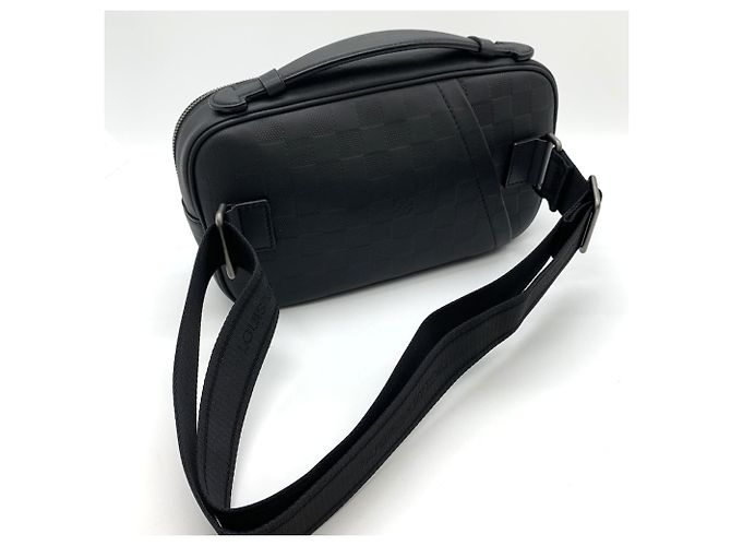 Borsa a tracolla Louis Vuitton Ambrelle N41288 Nero - vista 3