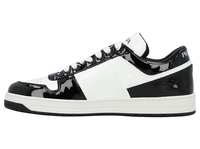 Sneaker Prada Downtown in vernice Nero - vista 3