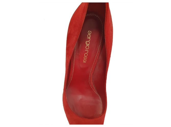 Décolleté con punta Sergio Rossi in scamosciato rosso Bordò - vista 9