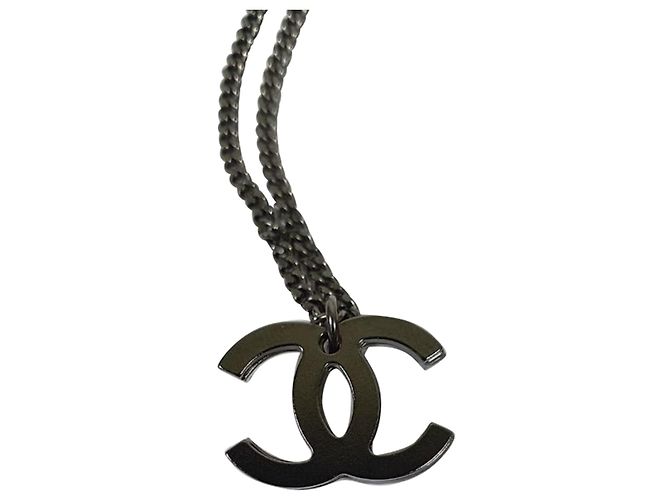 Timeless Collana Chanel con logo CC in resina nera e metallo argento D'oro Metallico - vista 4
