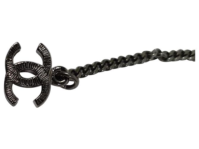 Timeless Collana Chanel con logo CC in resina nera e metallo argento D'oro Metallico - vista 5