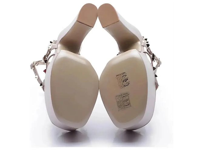 Valentino Garavani Sandali con zeppa e borchie Beige - vista 5
