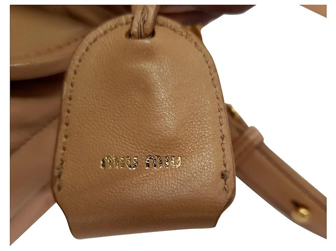 Borsa Hobo Miu Miu Matelasse Coffer in pelle beige - vista 7