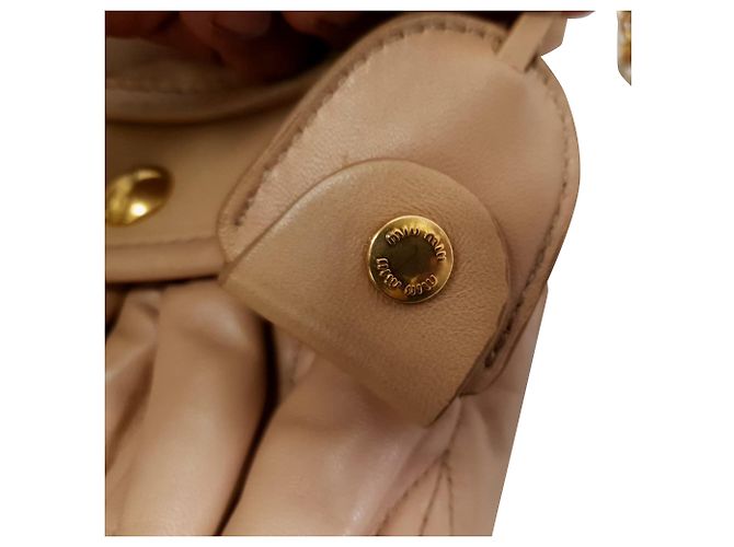 Borsa Hobo Miu Miu Matelasse Coffer in pelle beige - vista 8