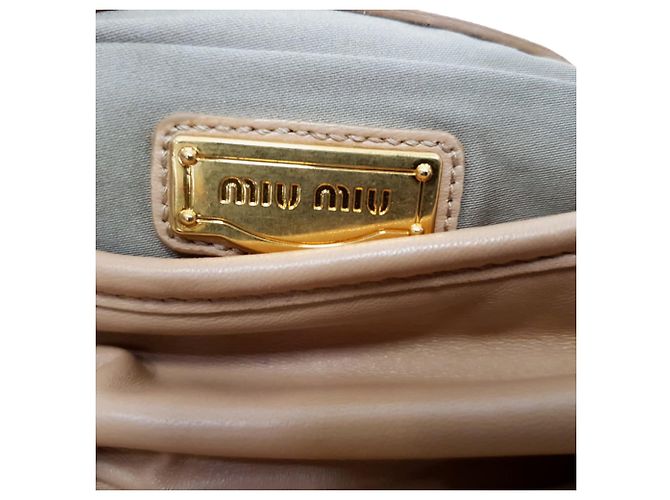 Borsa Hobo Miu Miu Matelasse Coffer in pelle beige - vista 9
