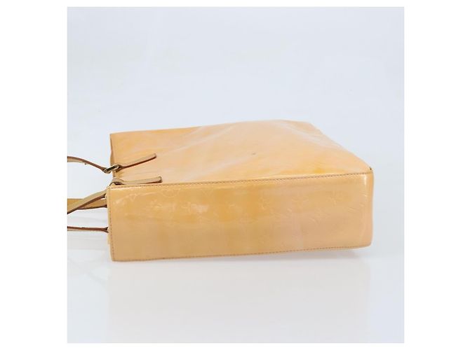 Louis Vuitton Columbus Monogram Vernis Beige - vista 4