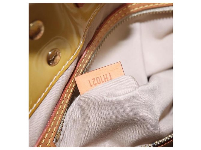 Louis Vuitton Reade Monogram Vernis MM Beige - vista 6