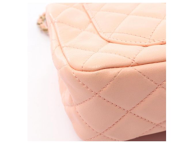 Borsa a tracolla Chanel Mini Matelassé 20 in agnello rosa - vista 10
