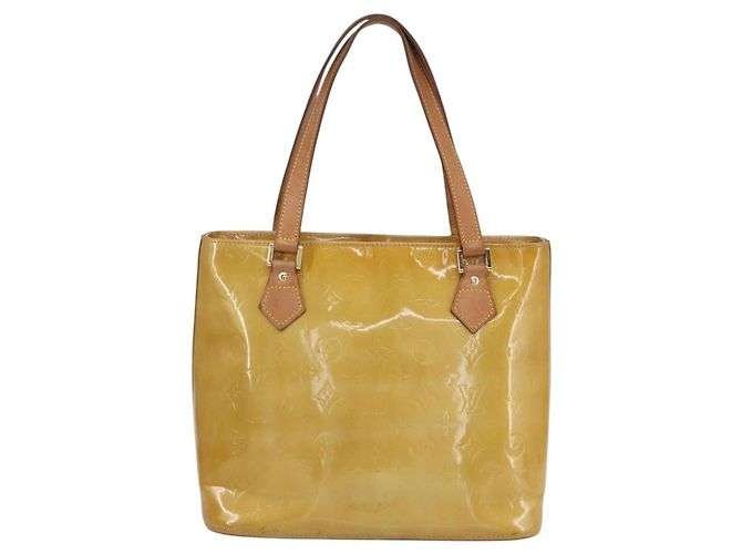 Louis Vuitton Houston Monogram Vernis Beige - vista 2