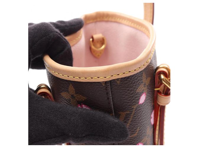 Borsa Louis Vuitton LV x TM Nano Bucket Monogram Cherry Blossom Marrone Multicolore - vista 6