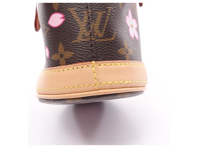Borsa Louis Vuitton LV x TM Nano Bucket Monogram Cherry Blossom Marrone Multicolore - vista 9