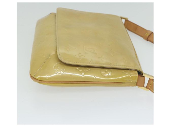 Louis Vuitton Thompson Street Monogram Vernis Medium Beige - vista 3