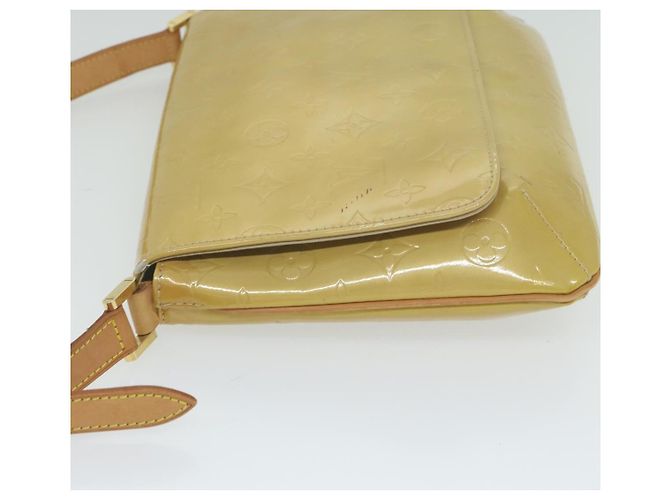 Louis Vuitton Thompson Street Monogram Vernis Medium Beige - vista 4