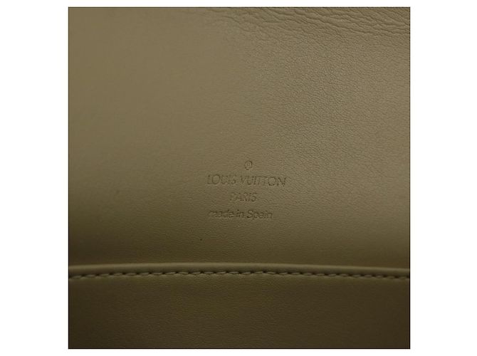 Louis Vuitton Thompson Street Monogram Vernis Medium Beige - vista 6