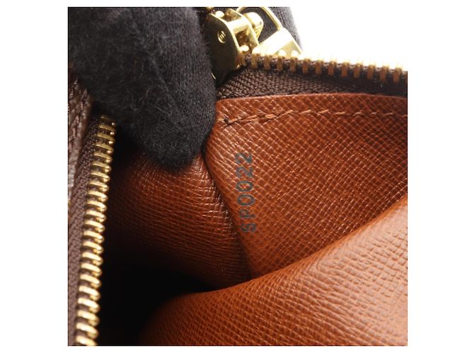 Borsa Louis Vuitton Papillon 26 Marrone Monogramma - vista 5