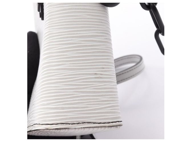 Borsa a tracolla in pelle Epi Louis Vuitton Bianco - vista 10