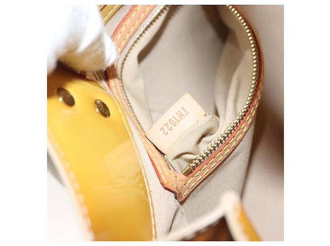 Louis Vuitton Reade Monogram Vernis PM Gelb - Ansicht 6