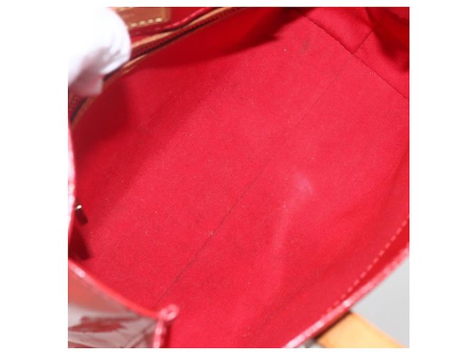 Borsa Louis Vuitton Reade Monogram Vernis PM Rosso - vista 5