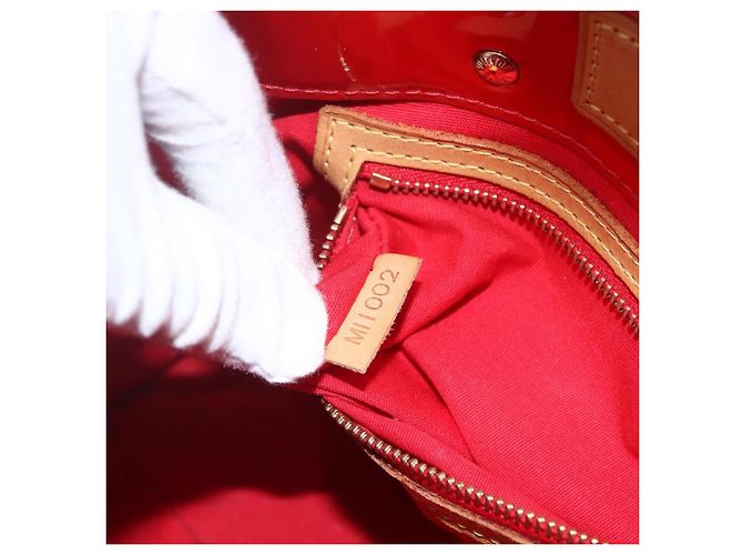 Borsa Louis Vuitton Reade Monogram Vernis PM Rosso - vista 7