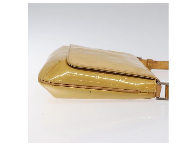 Louis Vuitton Thompson Street Monogram Vernis Medium Beige - vista 3