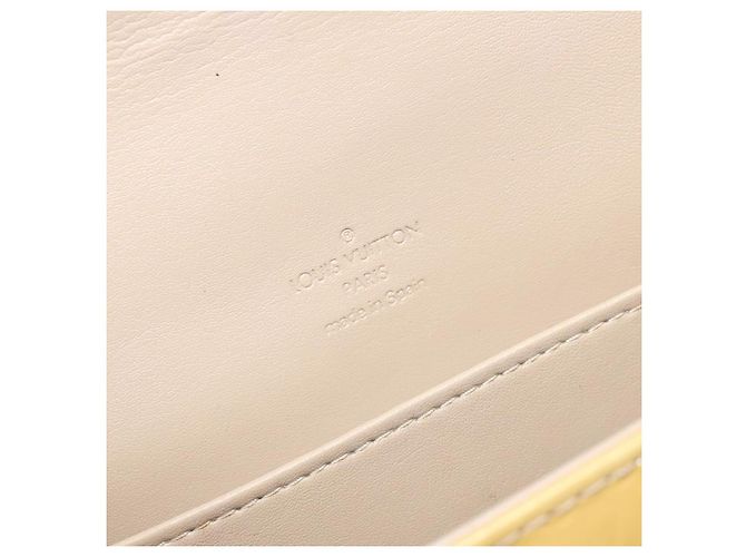 Louis Vuitton Thompson Street Monogram Vernis Medium Beige - vista 7