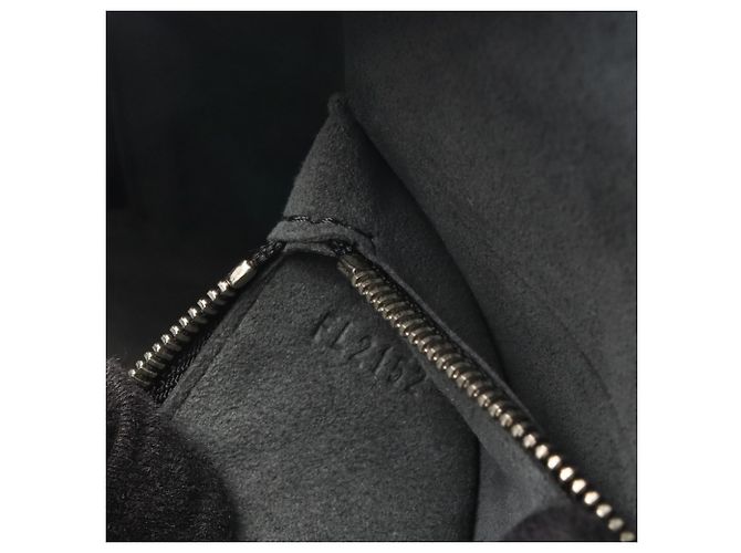 Borsa Louis Vuitton Pont Neuf PM Nero - vista 5