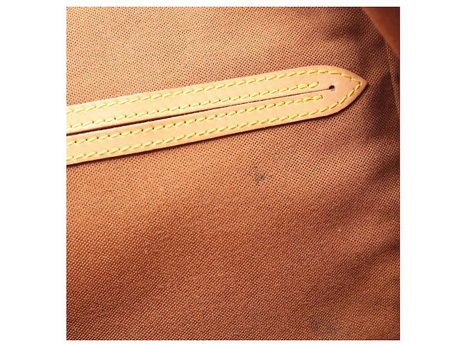 Zaino/Borsa Louis Vuitton Montsouris MM Monogram Marrone - vista 6