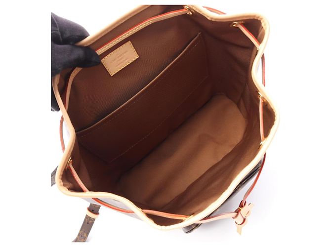 Zaino/Borsa Louis Vuitton Montsouris PM Monogram Marrone - vista 3
