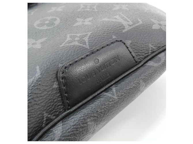 Bumbag Borsa a tracolla Louis Vuitton Monogram Eclipse Discovery Nero - vista 4
