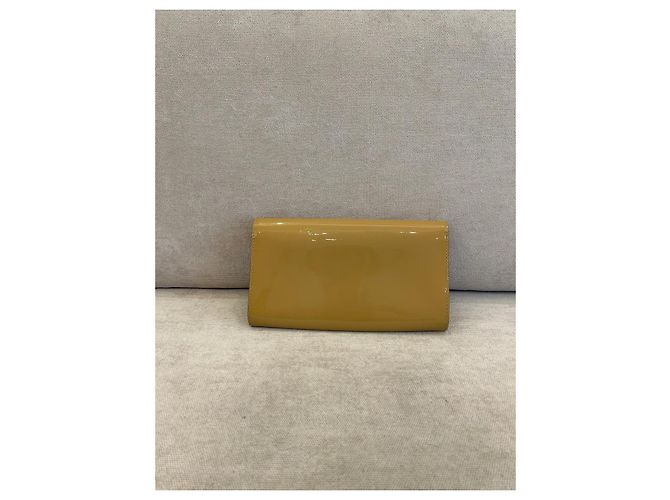 Cartera Louis Vuitton Vernis Beige - vista 2