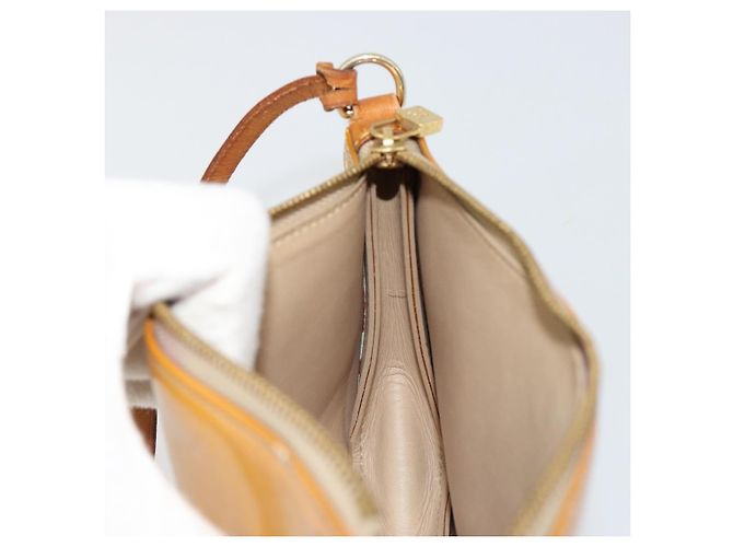 LOUIS VUITTON Monogram Vernis Lexington Pouch Beige M91010 LV Auth 184160 - vista 21
