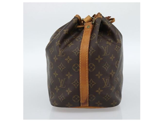 LOUIS VUITTON Monogram Petit Noe Shoulder Bag M42226 LV Auth 184320 - view 4