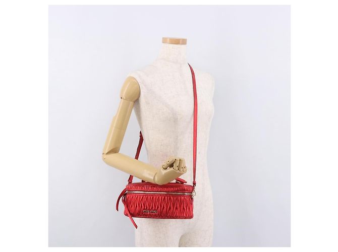 Borsa a tracolla vanity Miu Miu Matelasse in pelle 2way Rosso Oro Auth 182585A D'oro - vista 28