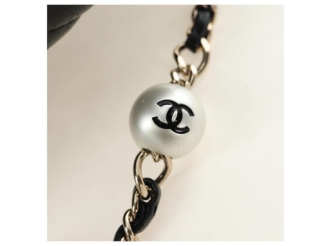 CHANEL Matelasse Pearl Chain Shoulder Bag Lamb Skin Black Gold CC Auth ka4643M Nero D'oro - vista 13