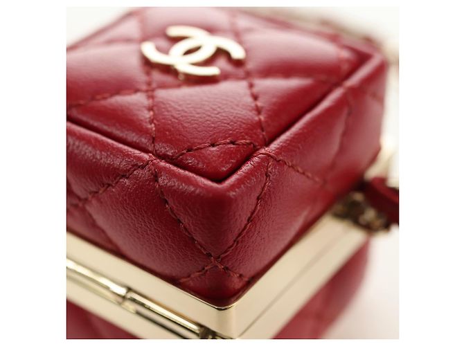 Charm per borsa CHANEL Matelasse in pelle di agnello rosso e oro CC Autentico 181875SAM D'oro - vista 11