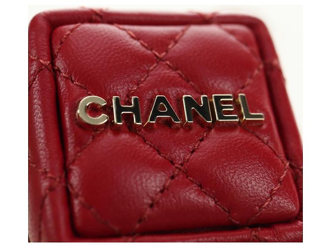 Charm per borsa CHANEL Matelasse in pelle di agnello rosso e oro CC Autentico 181875SAM D'oro - vista 15