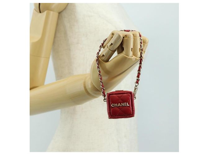 Charm per borsa CHANEL Matelasse in pelle di agnello rosso e oro CC Autentico 181875SAM D'oro - vista 19