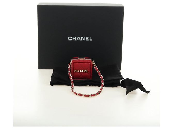 Charm per borsa CHANEL Matelasse in pelle di agnello rosso e oro CC Autentico 181875SAM D'oro - vista 20