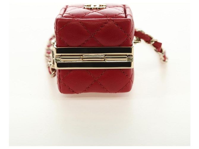 Charm per borsa CHANEL Matelasse in pelle di agnello rosso e oro CC Autentico 181875SAM D'oro - vista 9